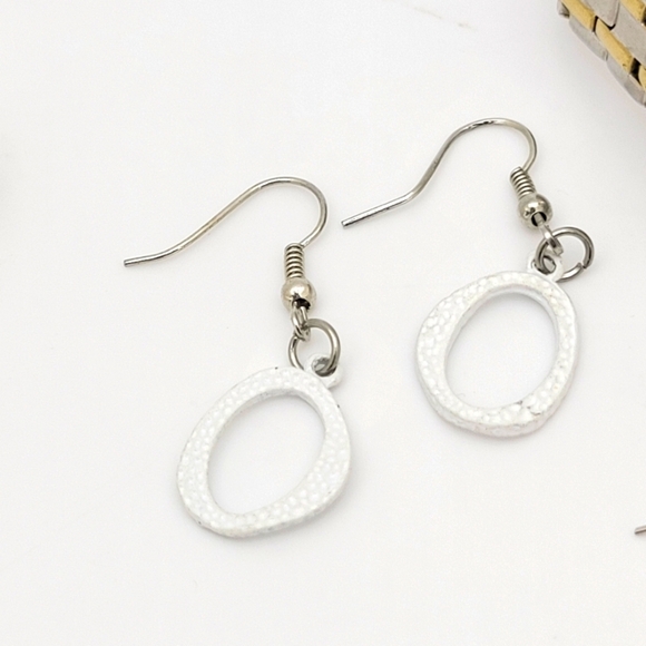 Lot of 8 Silver Gold Tone Vintage Earrings Set + 1 Timex Watch - Picture 10 of 11